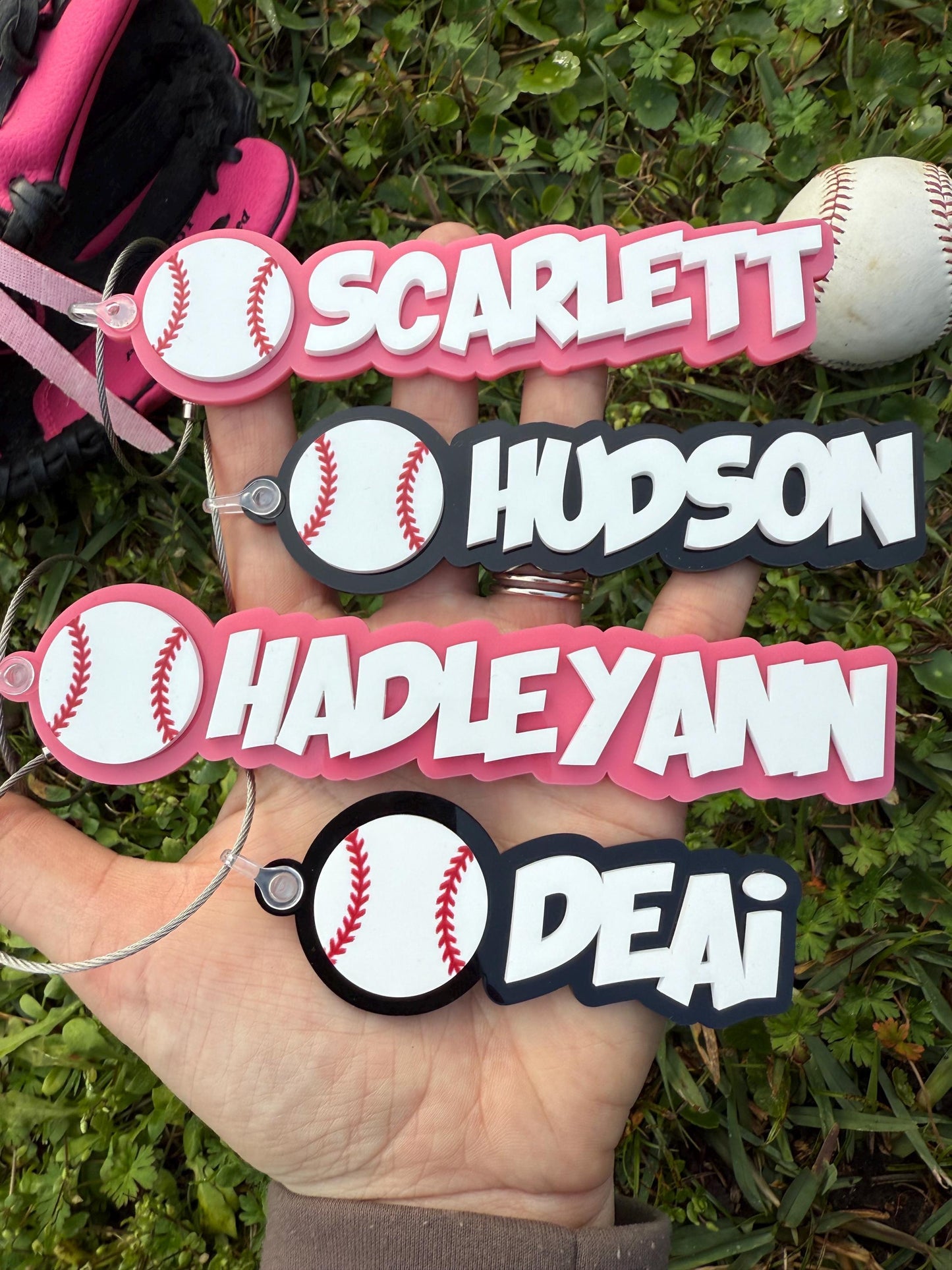 Custom Baseball or Softball Bag Tag – Personalized Sports Backpack Tag with Player Name, Team Gift, Coach Gift, Acrylic baseball name tag