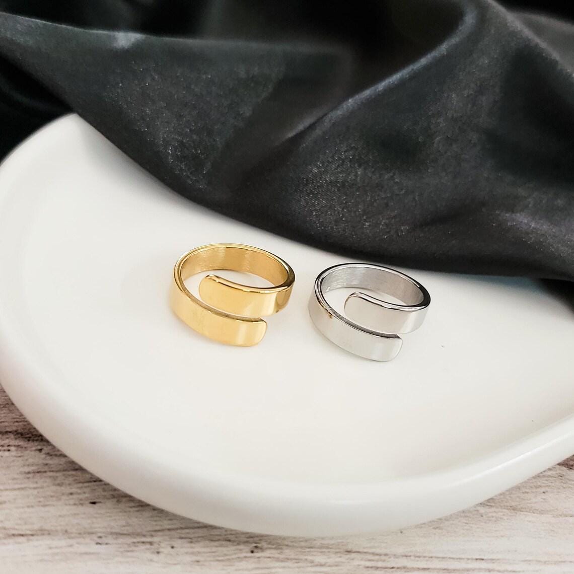 Custom engraved minimalist twist ring, adjustable stainless steel ring, narrow, tarnish-resistant, anniversary gift idea for women