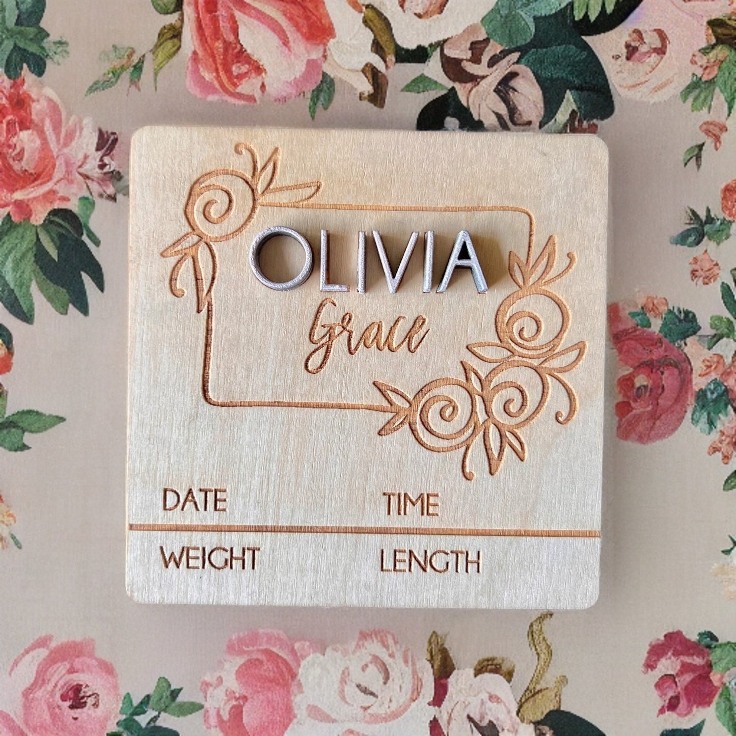 Floral baby name sign, baby announcement plaque for hospital, newborn name sign, baby hospital sign, newborn baby girl name sign