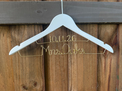Personalized Wedding Hanger with Name & Date, Custom Bride Hanger, Gold or Silver Wire Bridal Hanger, Wedding Dress Hanger, Bridal Gift