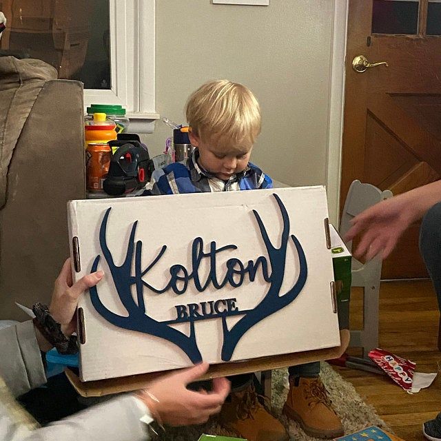 Custom Antlers Name Wood Sign - Live Preview
